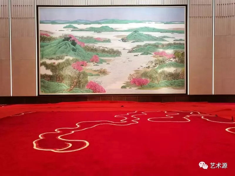 进博会巨幅迎宾主题国画《春风又绿江南岸》的江南情怀和诗画意境